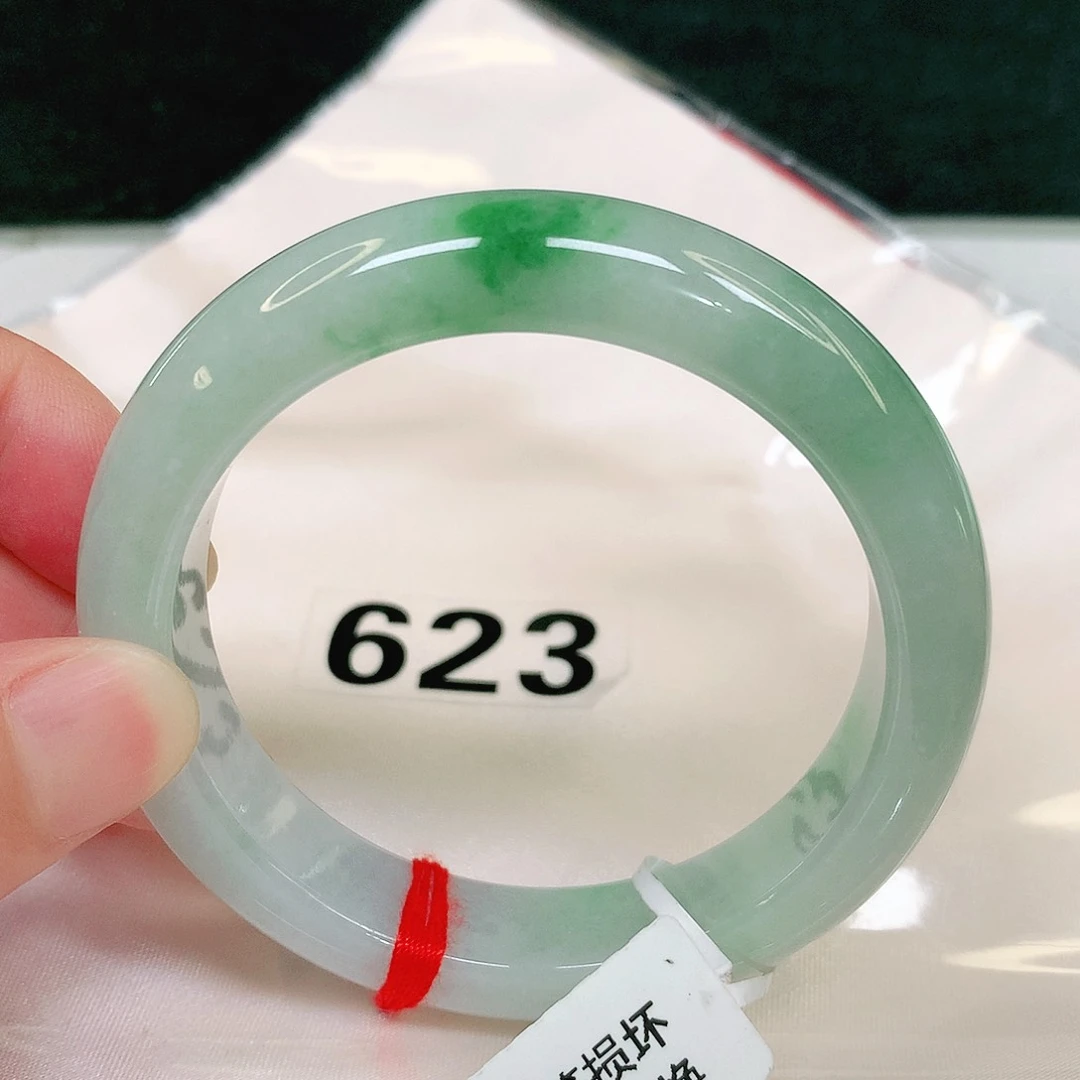 翡翠手镯未镶嵌623