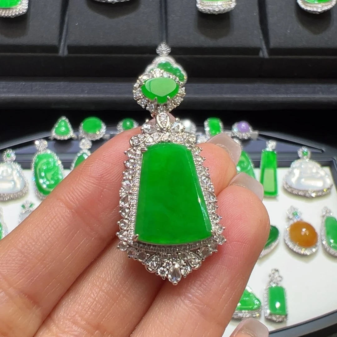 翡翠颈饰18K金镶嵌S***y收到货48小时鉴赏期