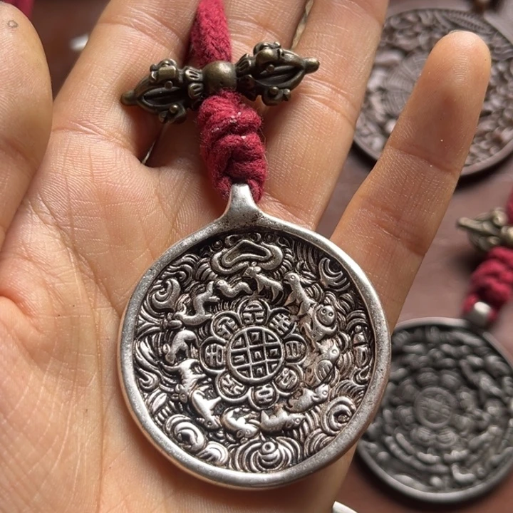 琉璃颈饰?****?喜欢的朋友