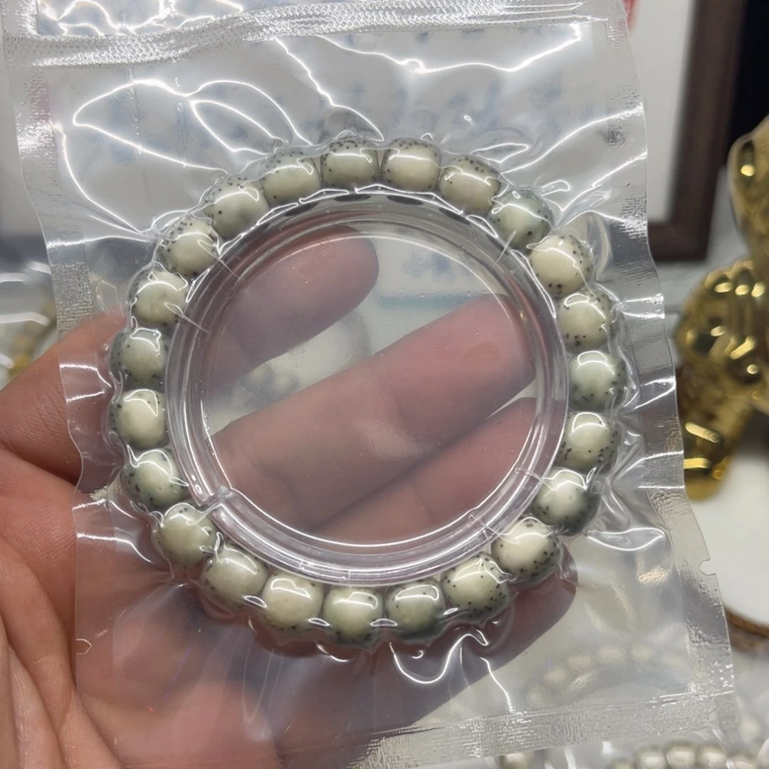 星月菩提手串10绿背河豚