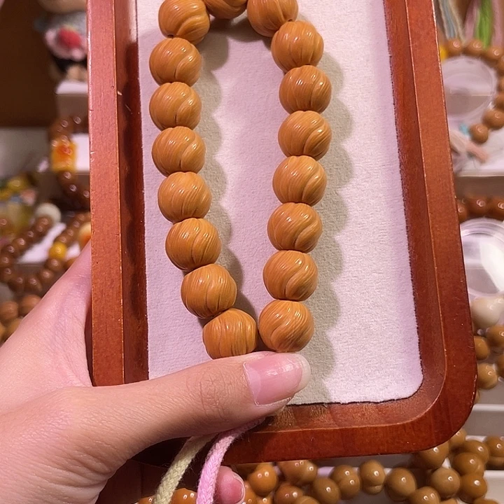 吊坠猴头核桃15.1卷卷酥手持