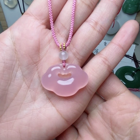 玛瑙/玉髓颈饰未镶嵌若*惜