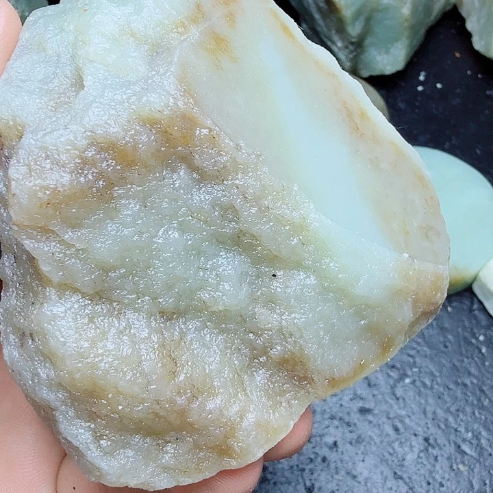 未镶嵌和田玉（糖玉）珠宝奇石