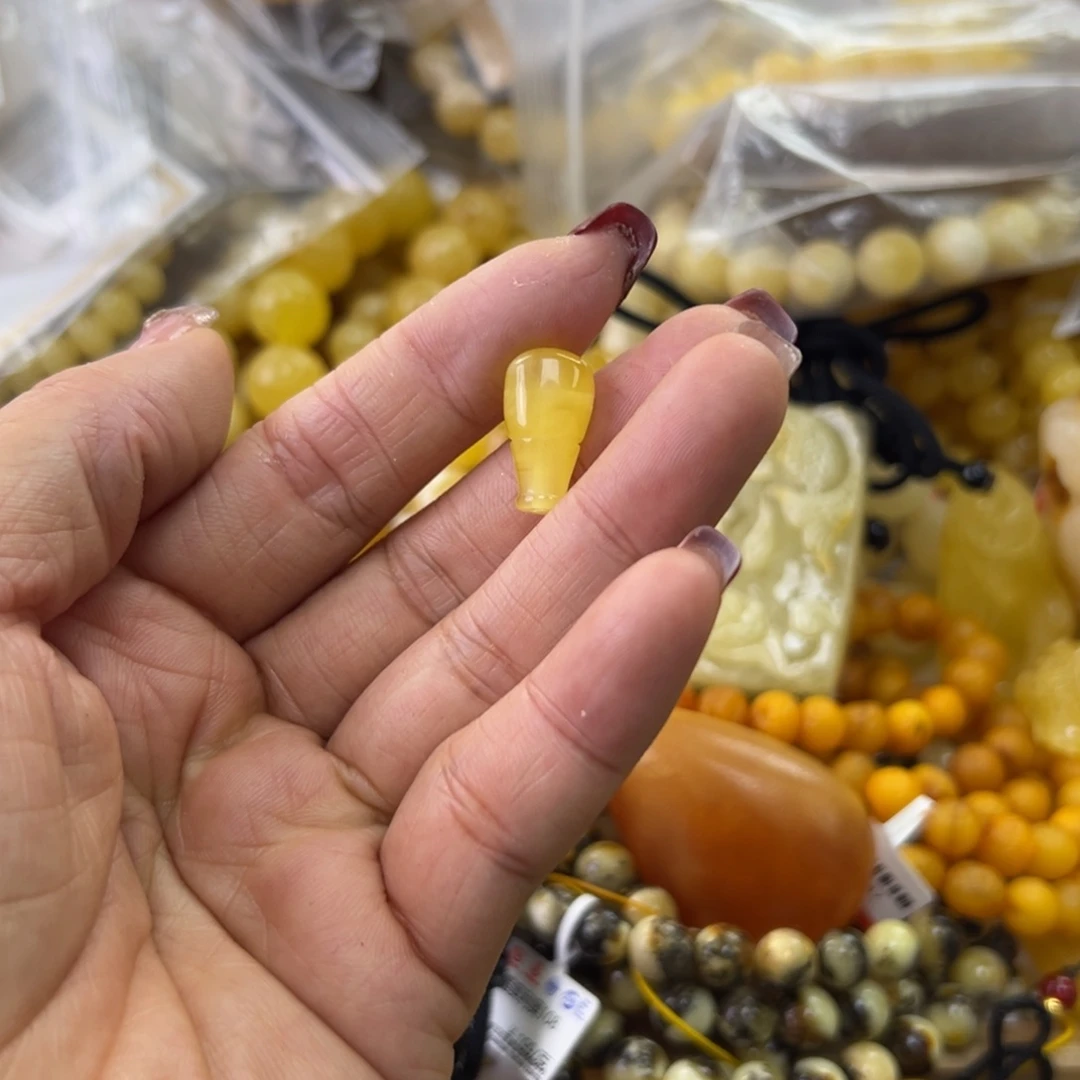 琥珀珠宝奇石未镶嵌