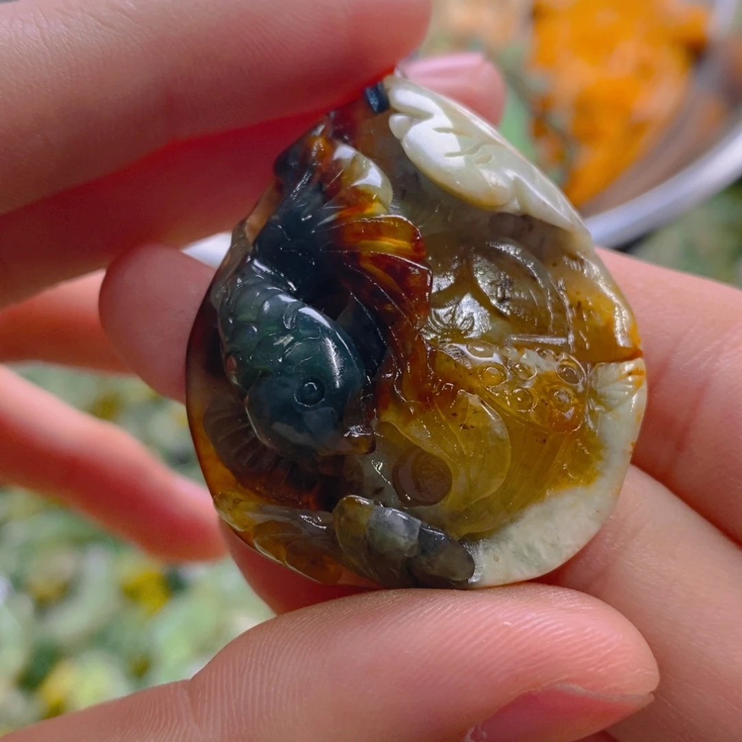 蛇纹石玉吊坠未镶嵌