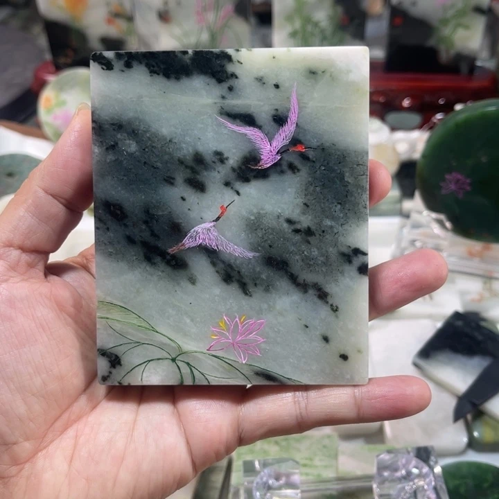 独山玉未镶嵌颈饰