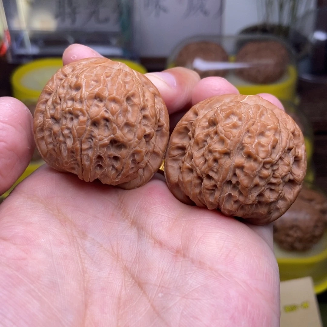 文玩核桃吊坠39➕尺血麒麟展台品
