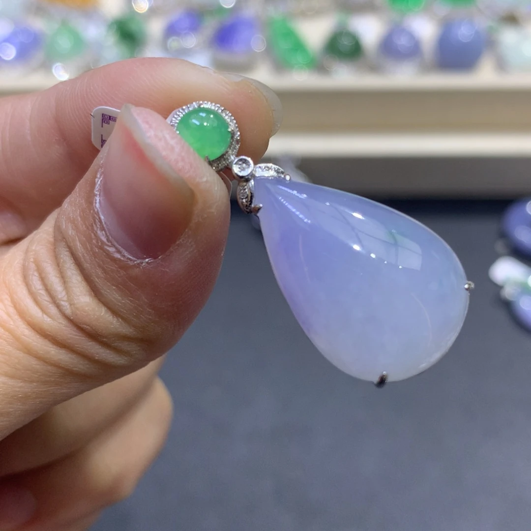 翡翠颈饰18K金镶嵌翡翠