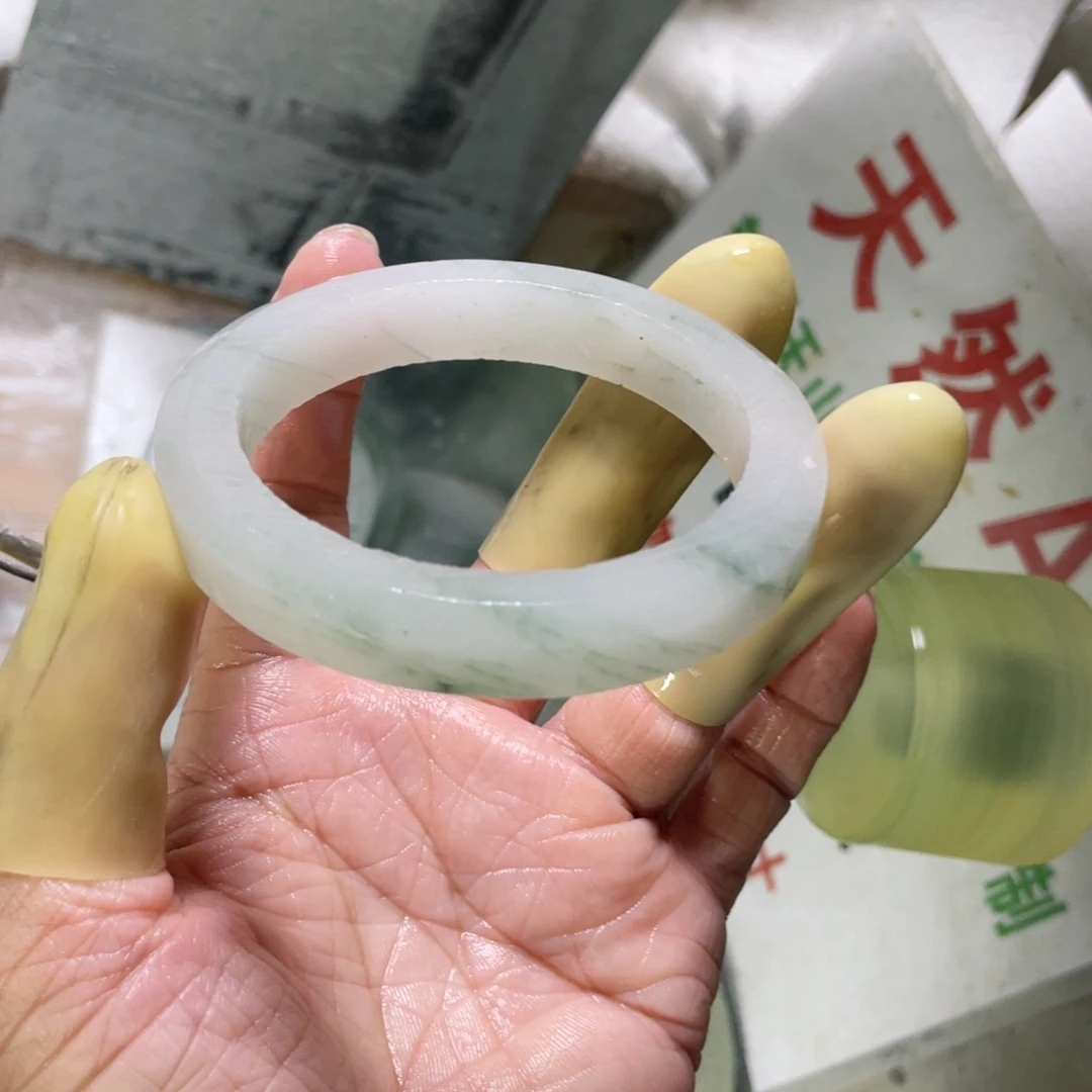 Z****未镶嵌手镯石英质玉（天山翠）定制