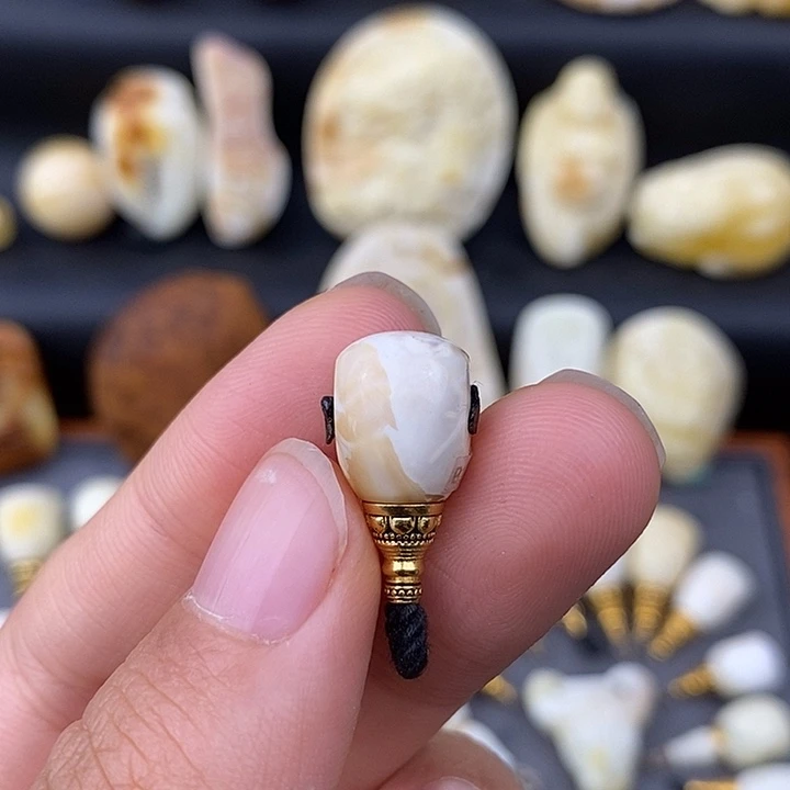 琥珀未镶嵌裸石9三通b1011