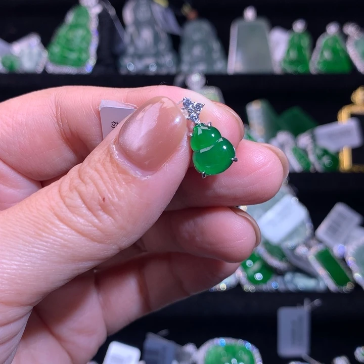 【闪购商品】颈饰银S925镶嵌翡翠