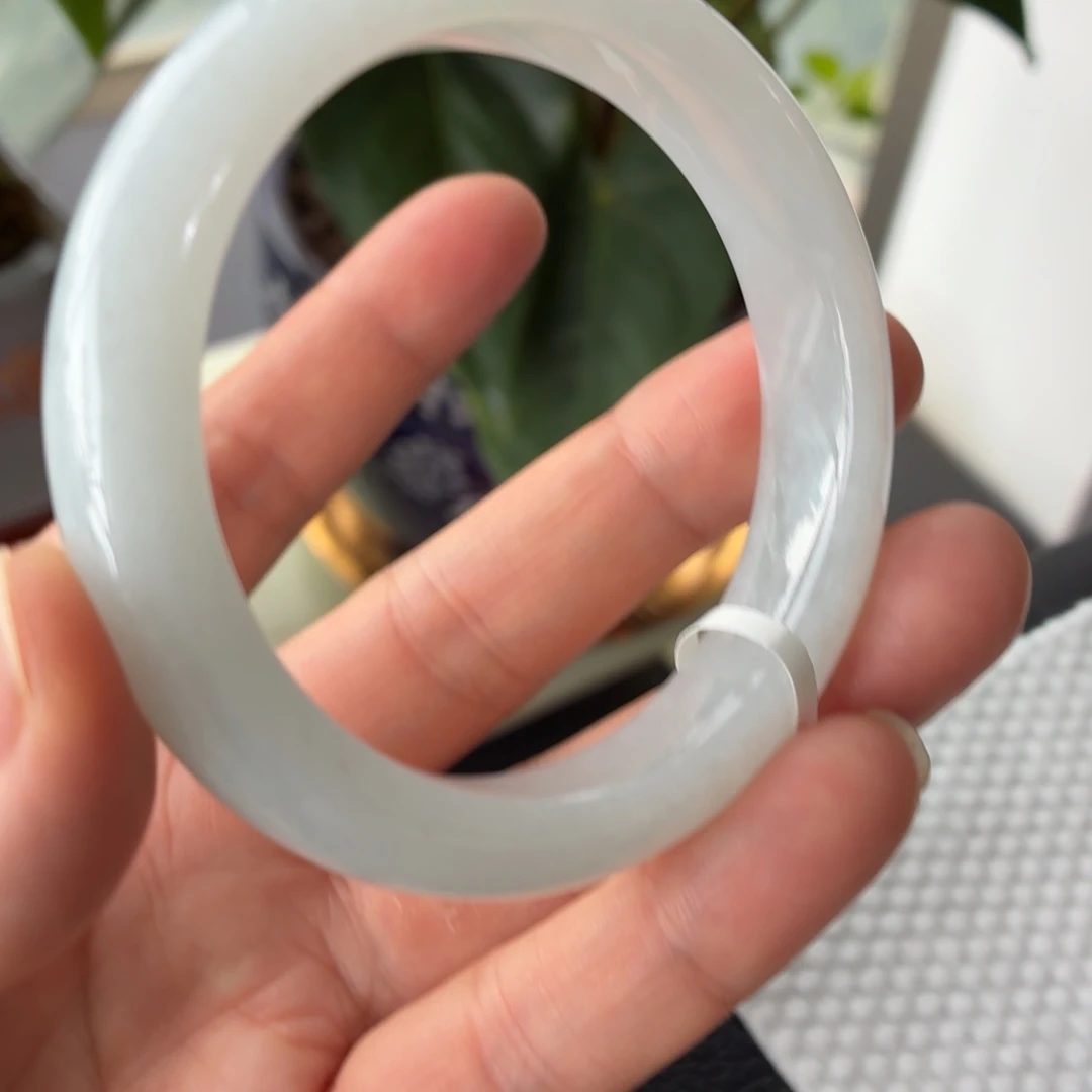 翡翠未镶嵌手镯1号