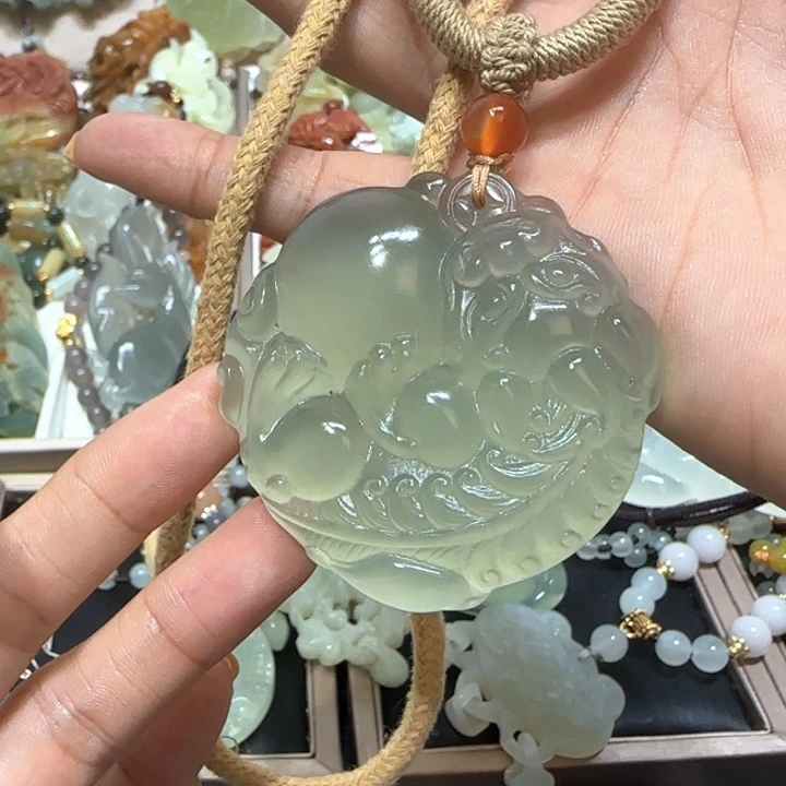 蛇纹石玉未镶嵌吊坠