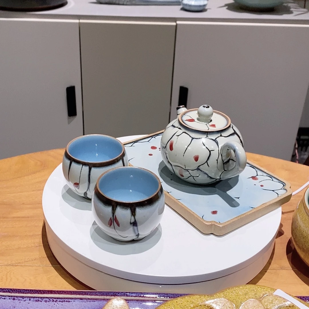 钧窑一壶一壶承两杯