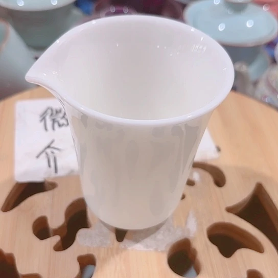 微瑕介意的勿拍！喜欢再下单，谢谢支持