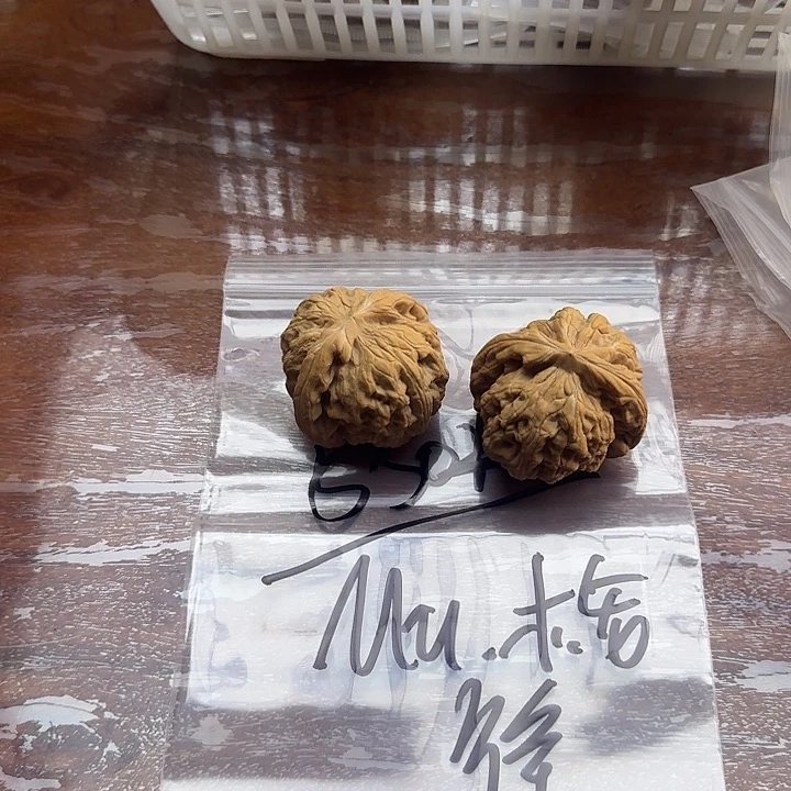 文玩核桃吊坠M****徐啦啦啦啦