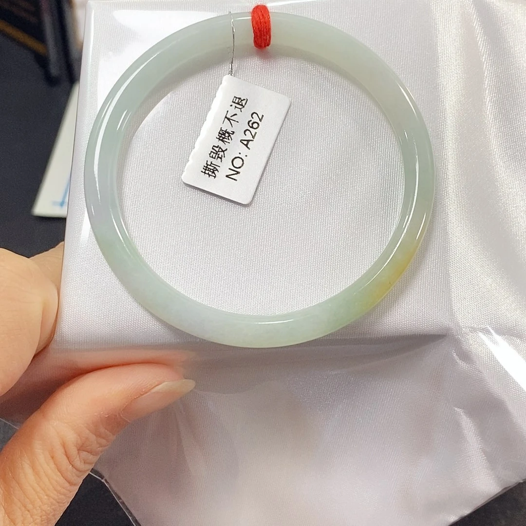 翡翠未镶嵌手镯（圆镯）手镯