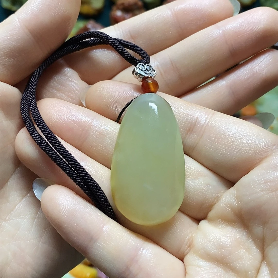 岫玉未镶嵌吊坠(赠链)