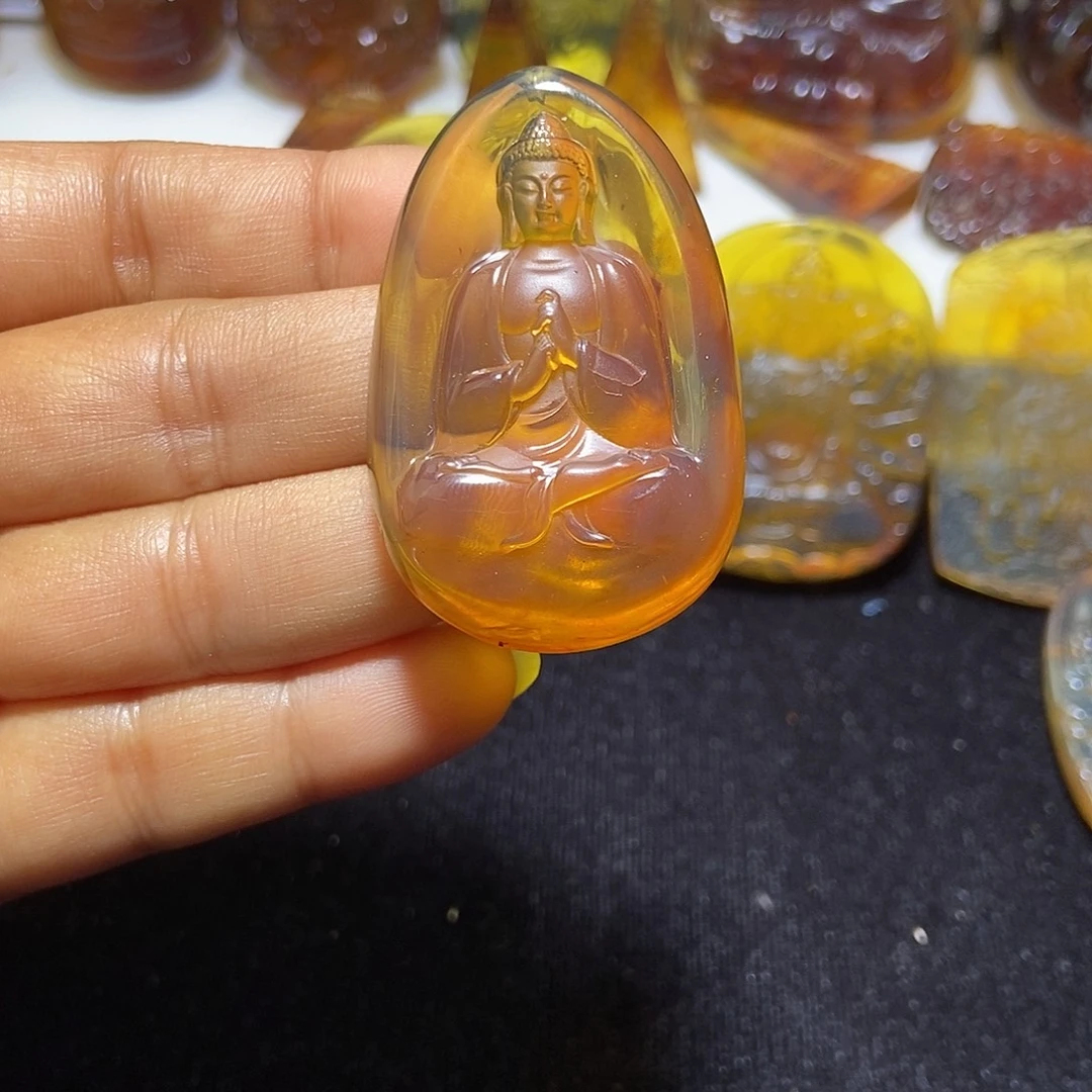 琥珀未镶嵌颈饰大日如来-30