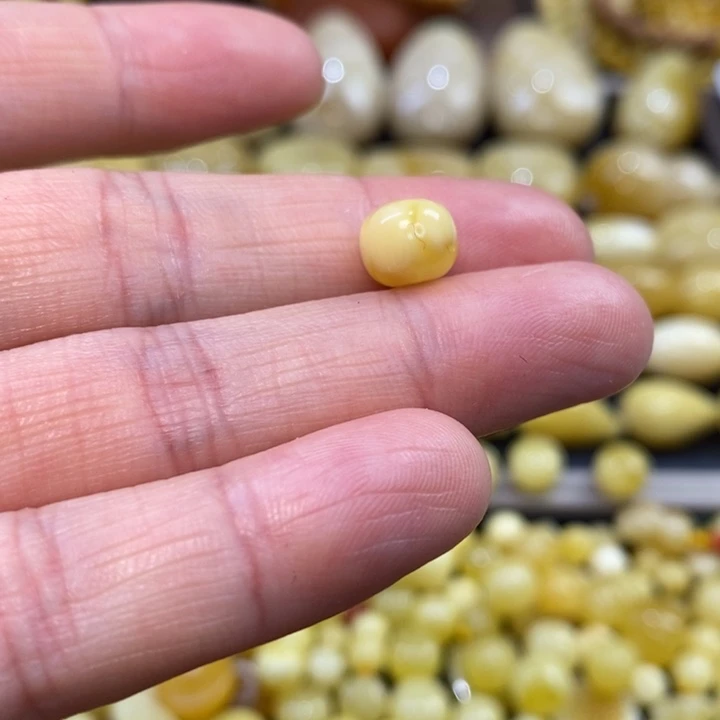 未镶嵌琥珀裸石原矿琥珀蜜蜡配饰