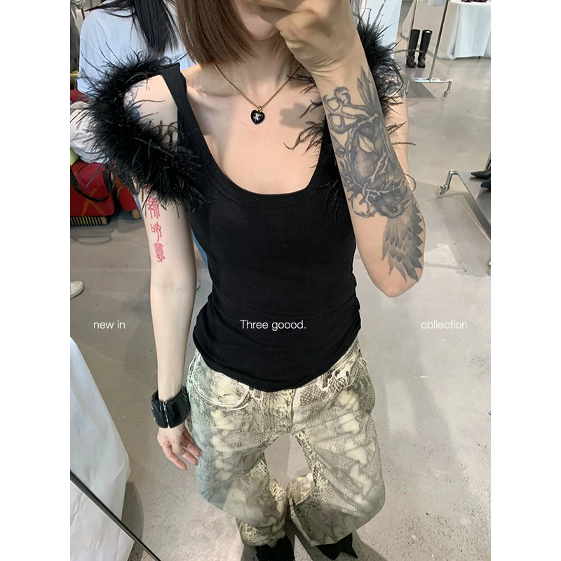 THREE GOOOD/三吉莱赛尔羽毛背心修身显瘦U领上衣女Y725U01962