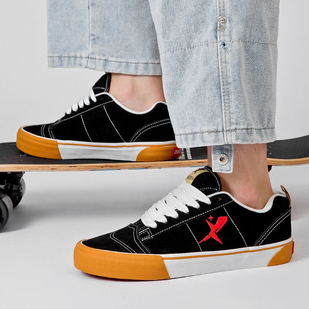 FANSAN拙刻黑白草绿经典低邦男女同款面包鞋运动休闲滑板鞋胖胖鞋