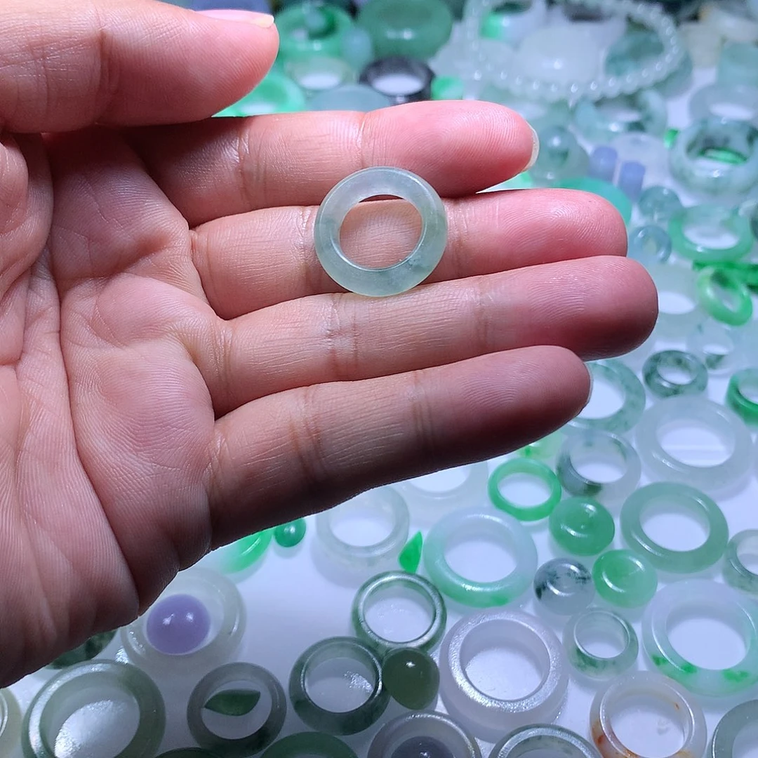 未镶嵌定制翡翠K****圆