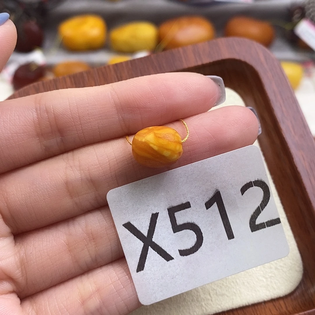 蜜蜡未镶嵌珠宝奇石