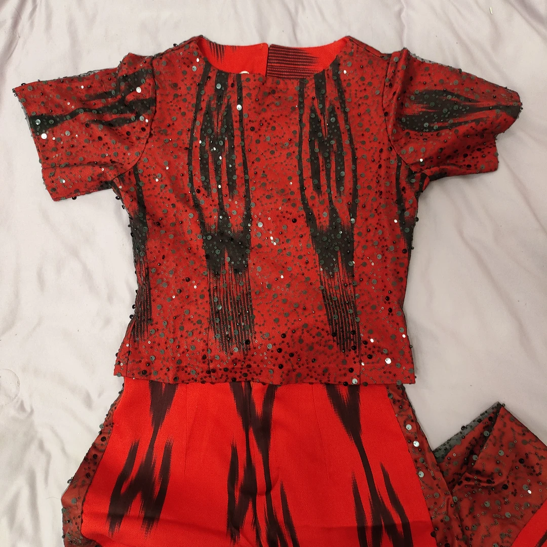 和田atlas红色裤子套装