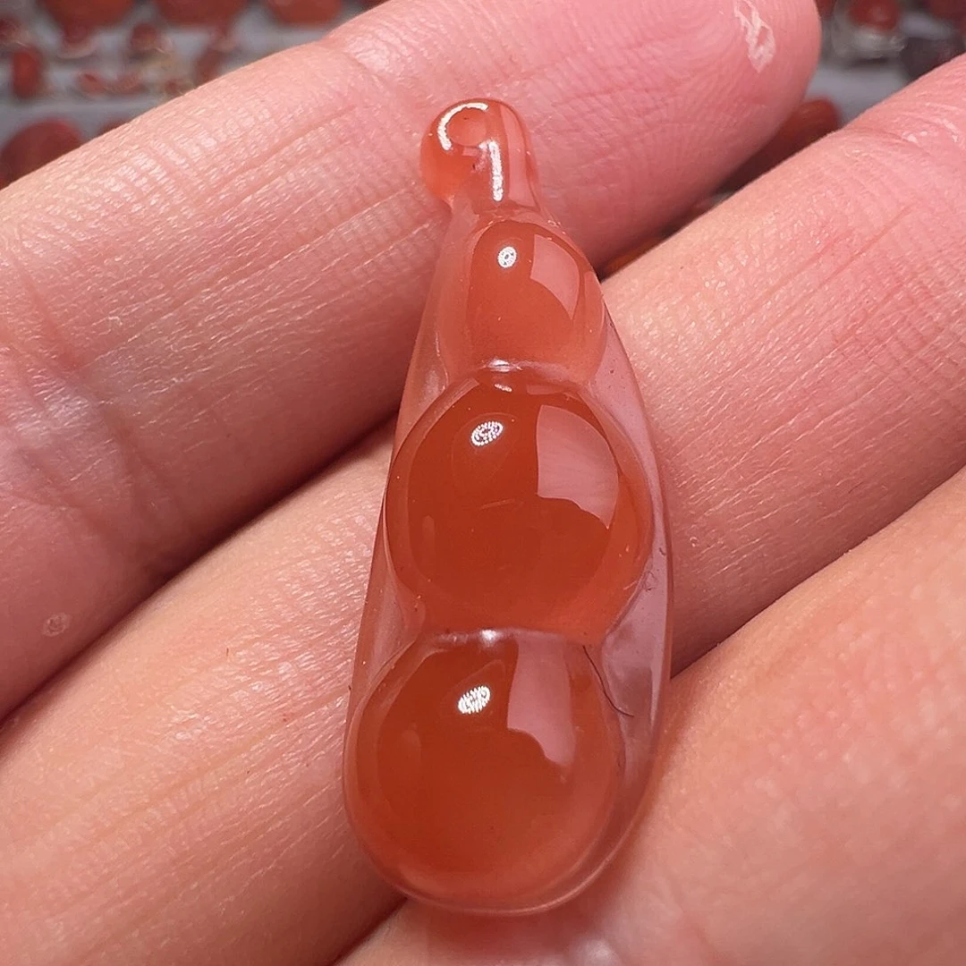 南红玛瑙吊坠未镶嵌