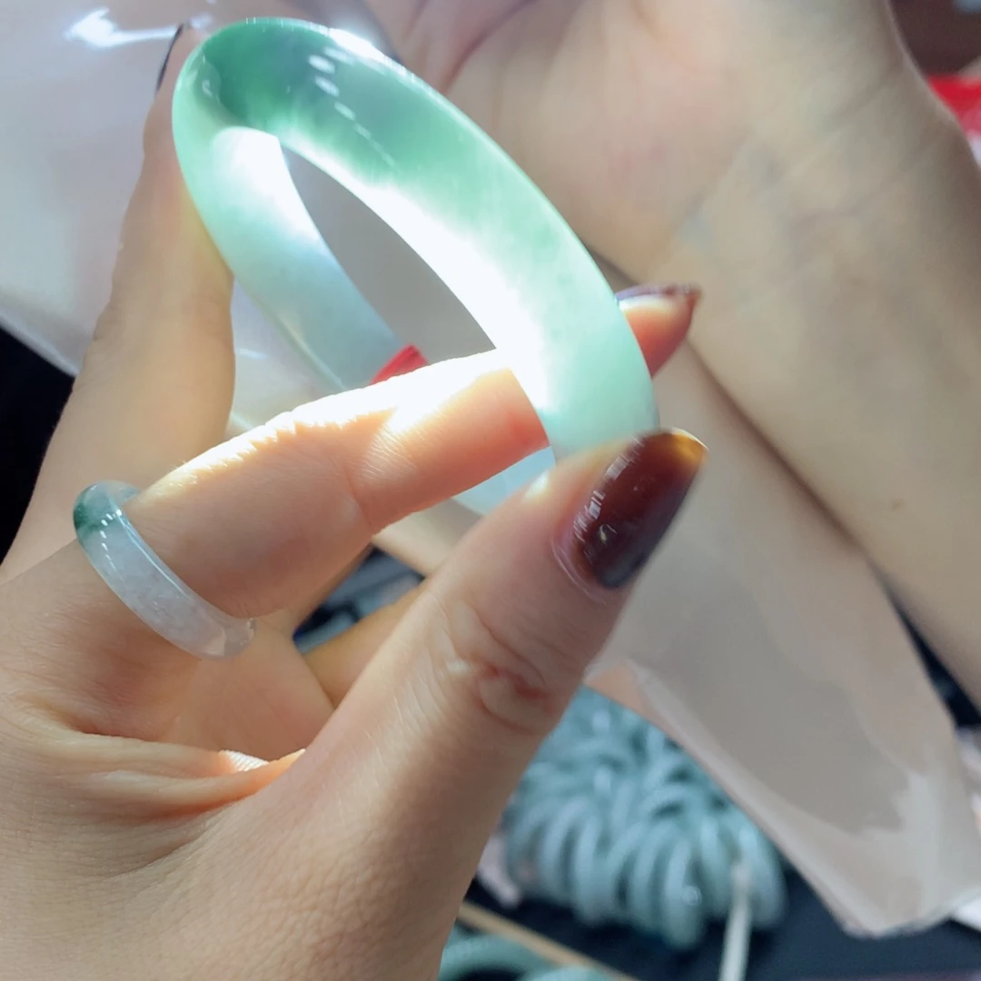 未镶嵌手镯翡翠买断