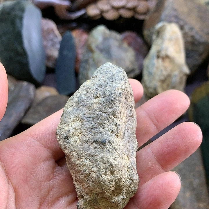 岫岩河磨玉（透闪石质玉）未镶嵌把件