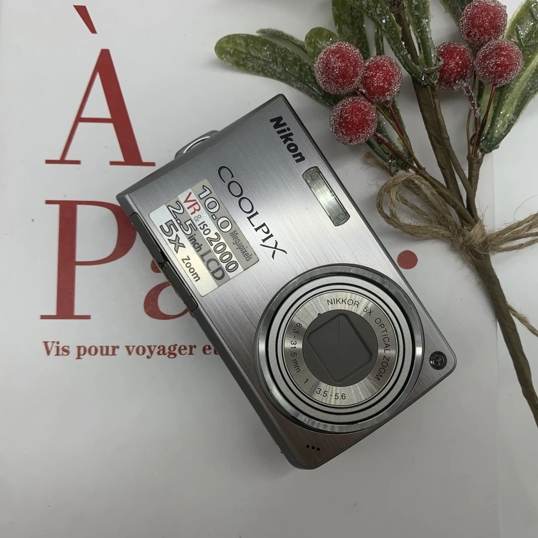 95新 Nikon/尼康 S550 1000万像素 5倍光学变焦no退no换（暗角）