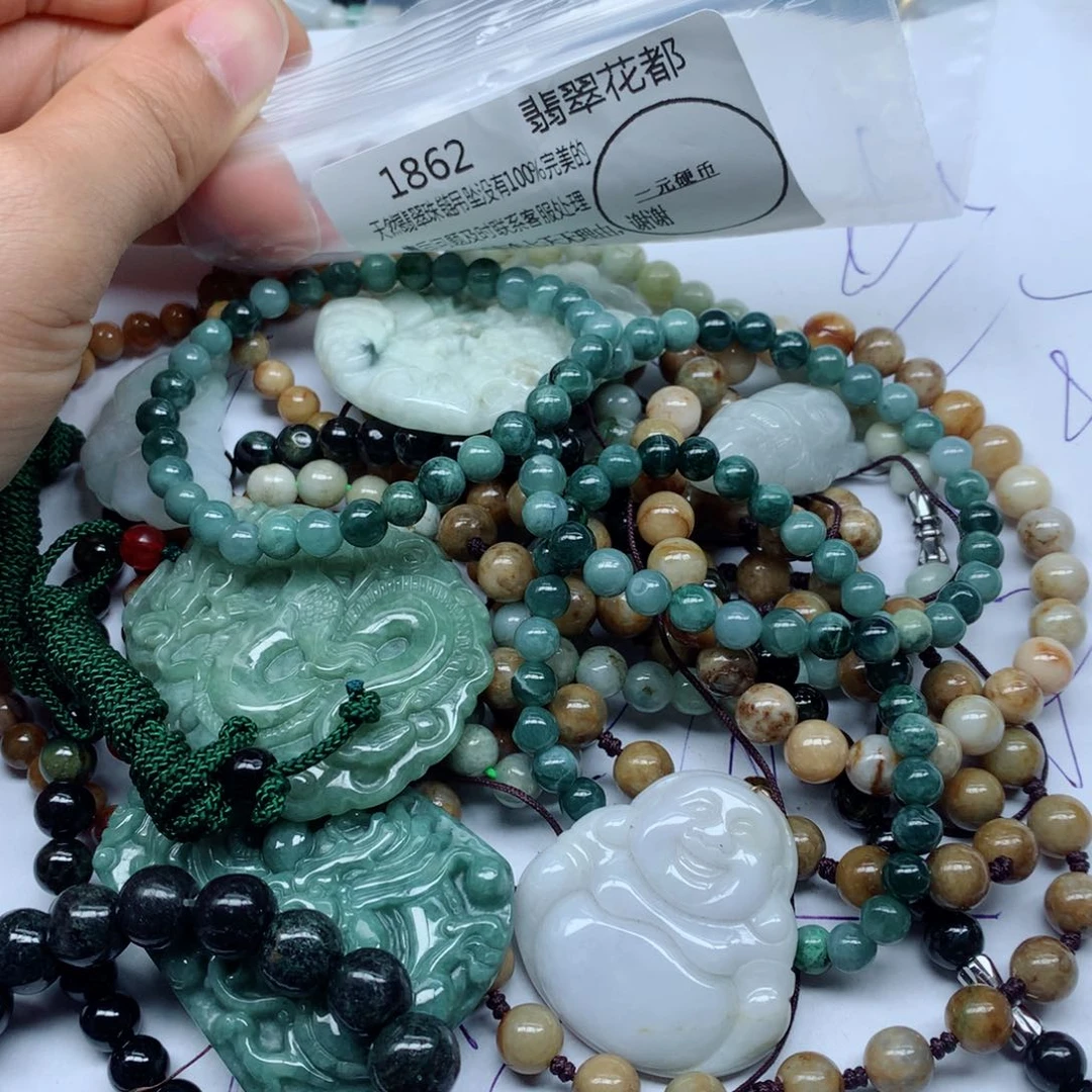 翡翠颈饰未镶嵌手串