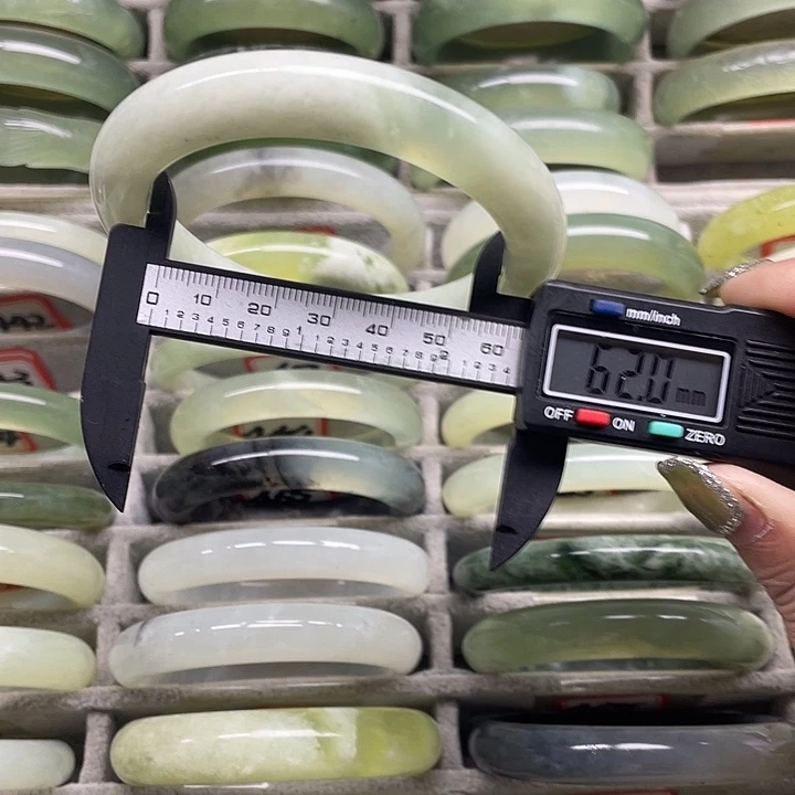 蛇纹石玉未镶嵌手镯443