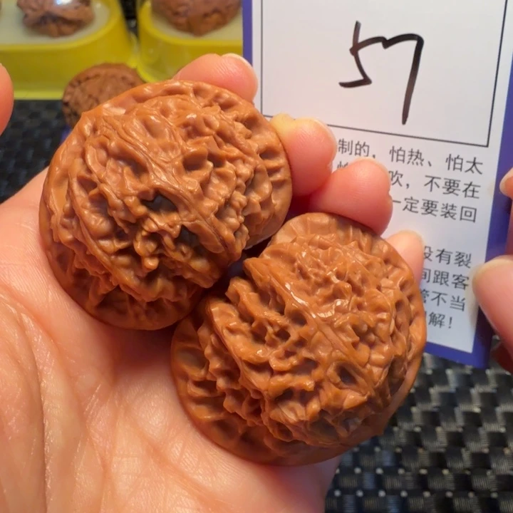 文玩核桃把件57宫灯42