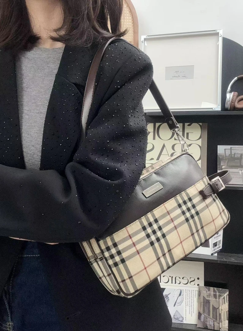 95新 BURBERRY/博柏利 经典格纹盒子包单肩包/秋境 09570
