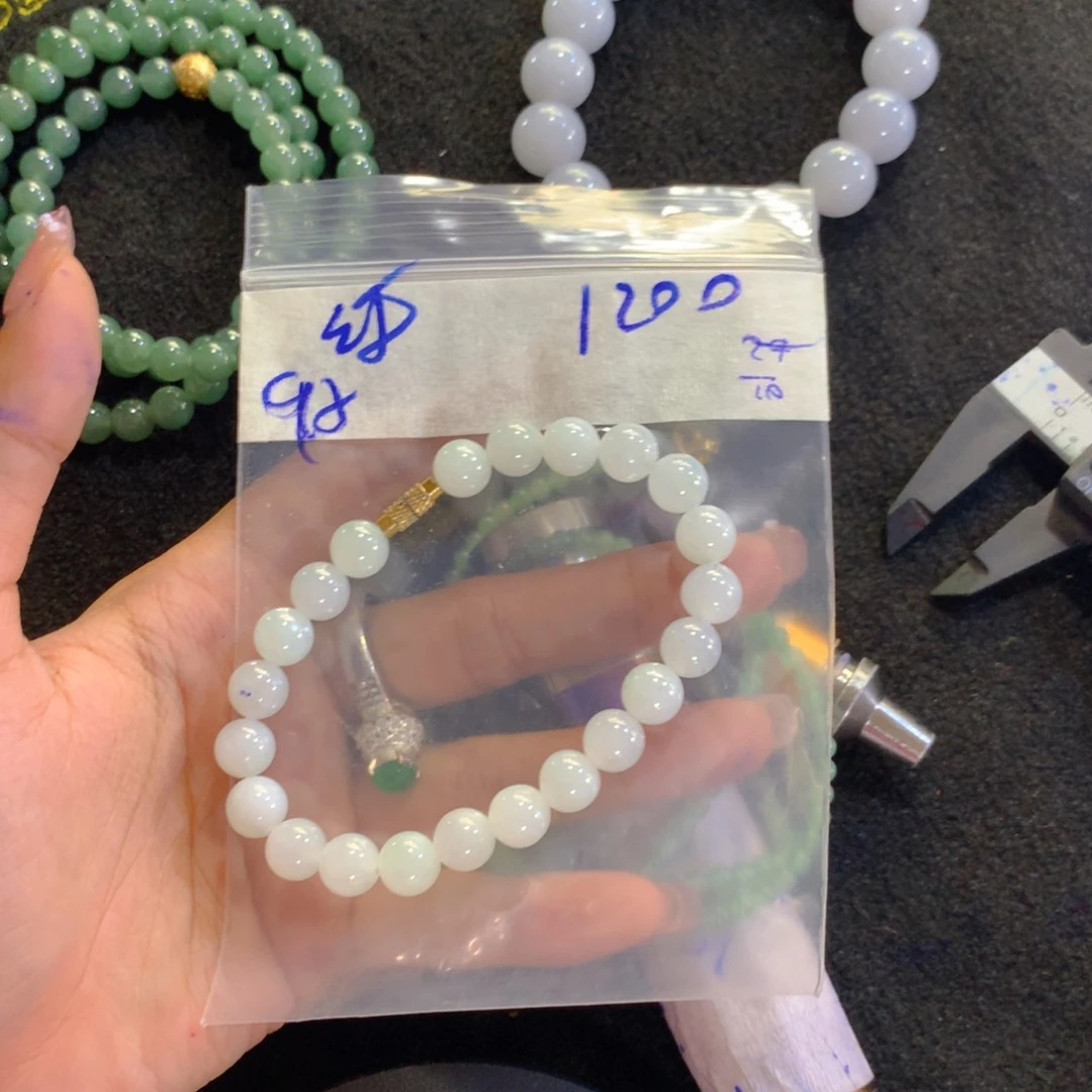 定制翡翠未镶嵌天然缅甸翡翠多样性