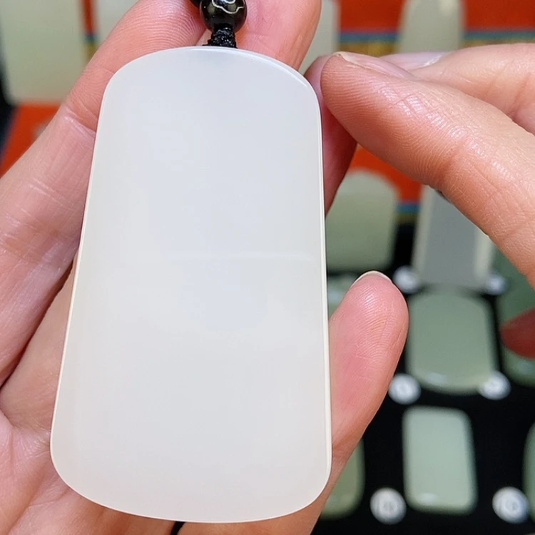 【闪购商品】颈饰未镶嵌和田玉