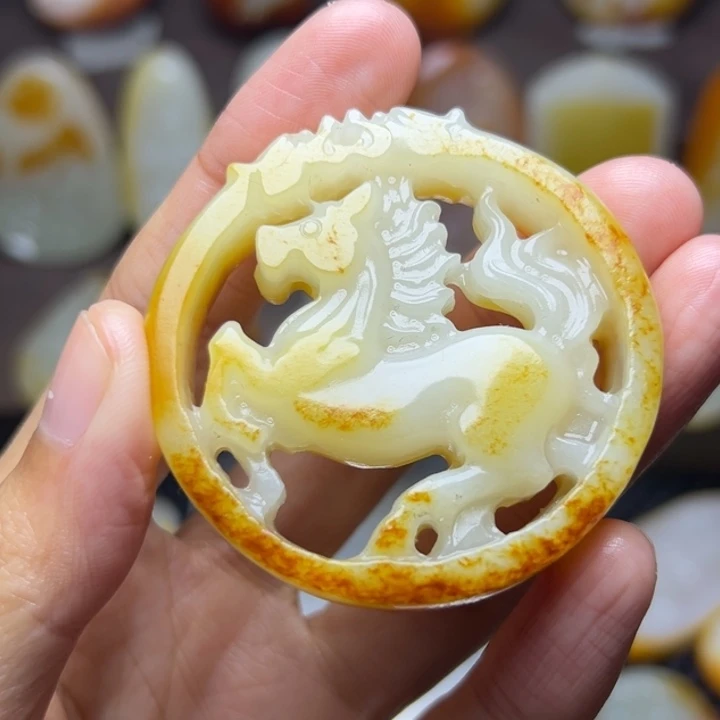 和田玉未镶嵌颈饰