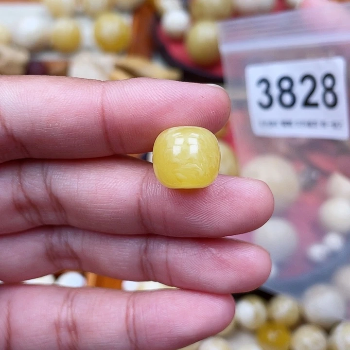 蜜蜡未镶嵌珠宝奇石13.5