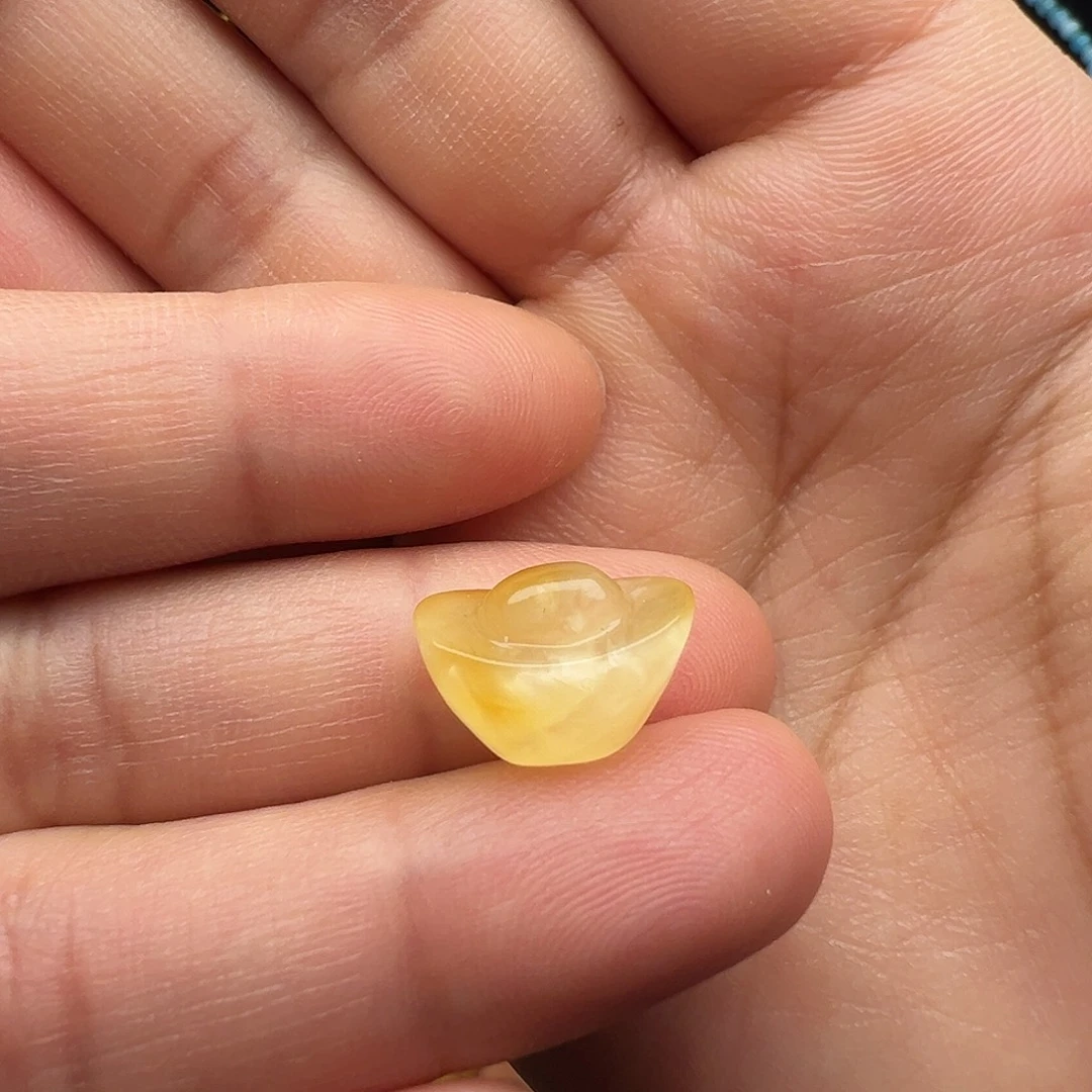 蜜蜡未镶嵌颈饰元宝（打孔不退换）