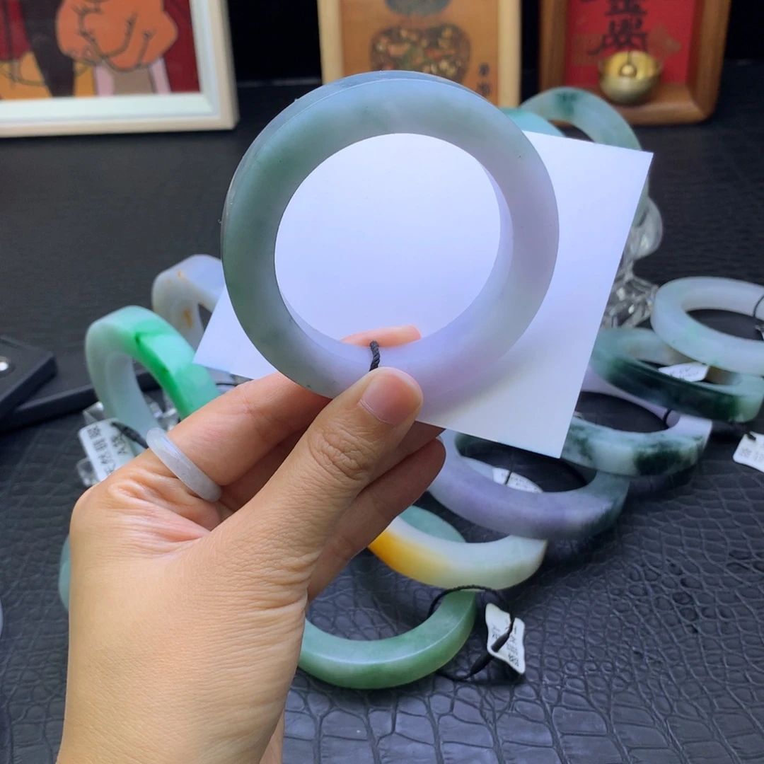 定制翡翠未镶嵌翡翠手镯