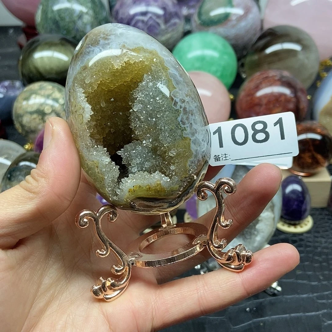 水晶摆件未镶嵌骑****布摆件