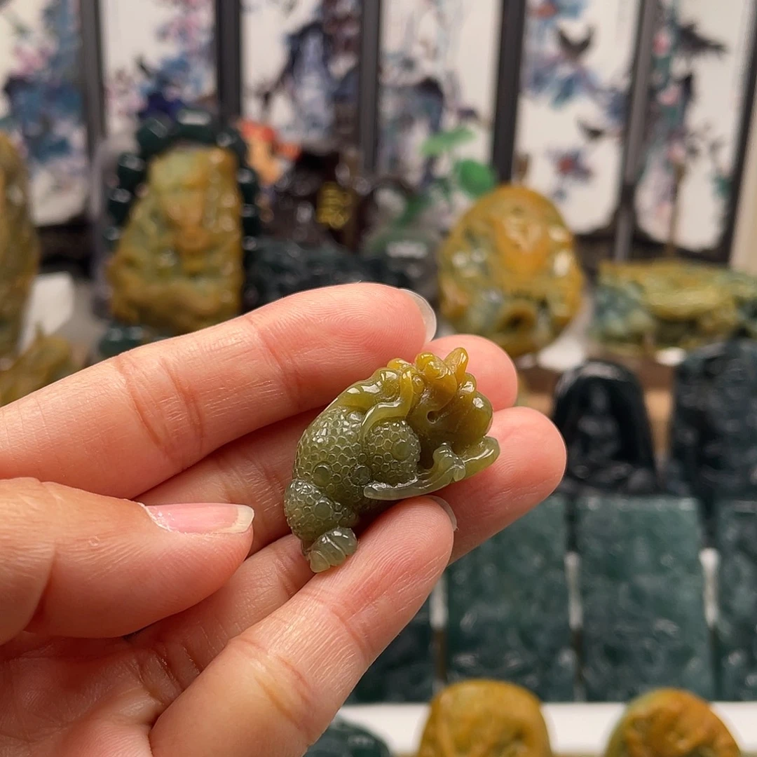 翡翠未镶嵌颈饰天然翡翠a货三脚