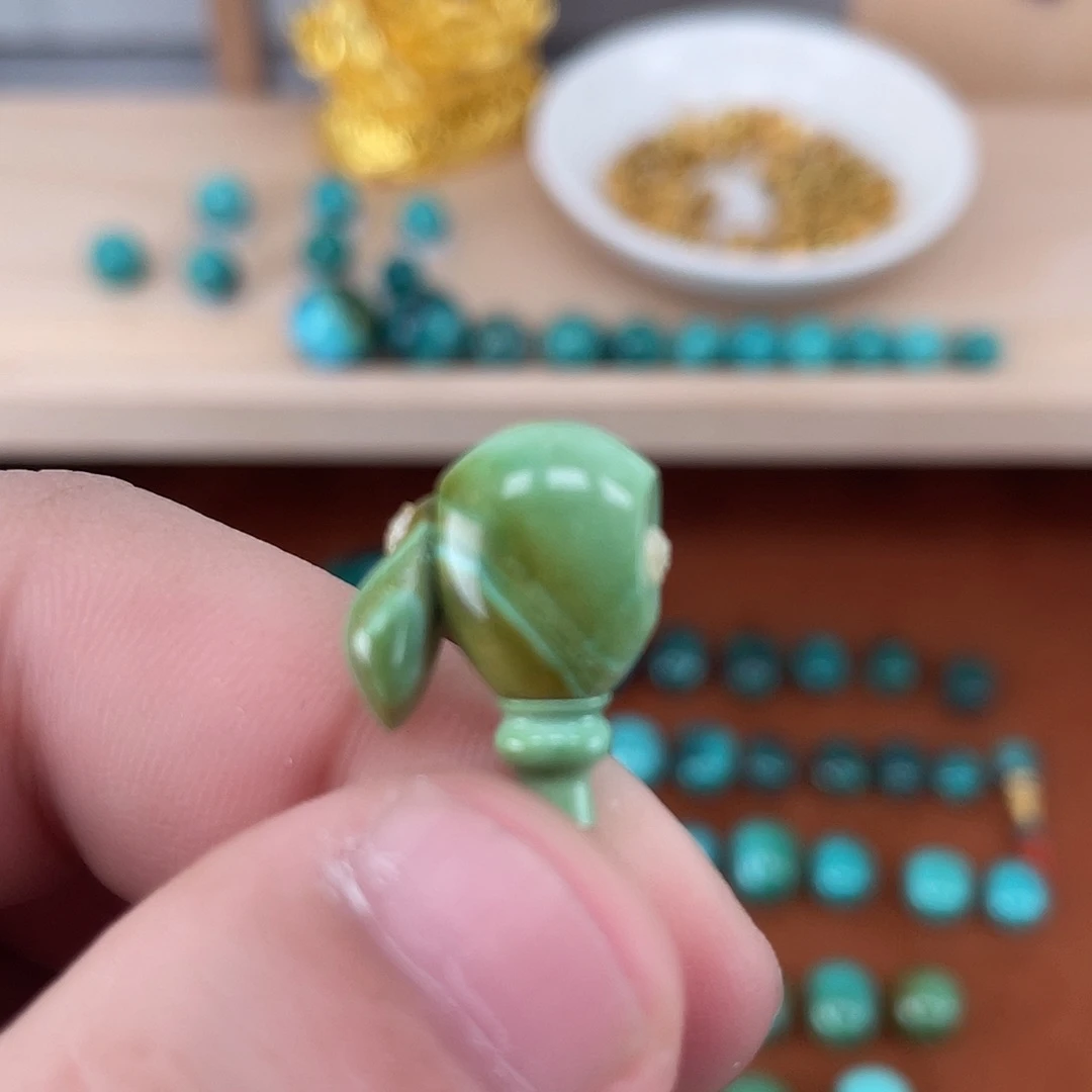 绿松石未镶嵌珠宝奇石高瓷水波纹三通，2.16g，对孔9.2mm