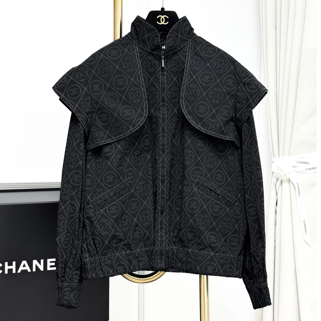 99新 Chanel/香奈儿 38码 黑色拼白色 山茶花双C 长袖 拉链 上衣