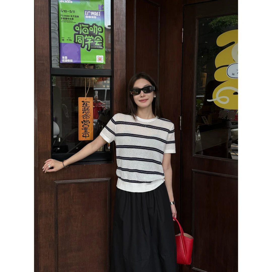 【云屿白岛】“莱赛尔天丝”设计感撞色蓝白条纹镂空透气舒适T恤21588