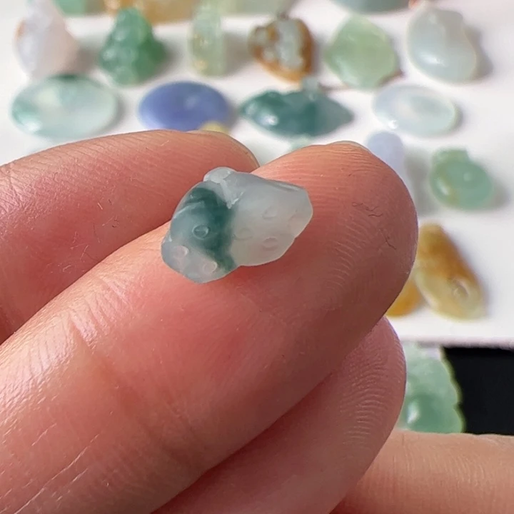 定制翡翠未镶嵌自然光