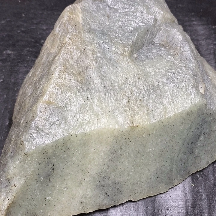 和田玉未镶嵌耳饰